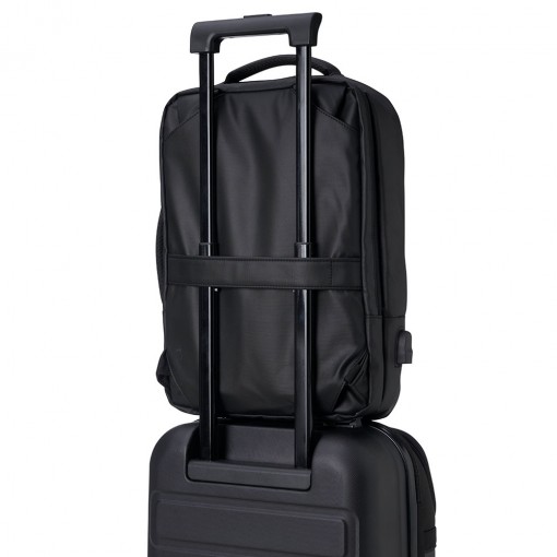 Mochila Couro Sintético Usb 17 Litros Mochila Couro Sintético Usb 17 Litros