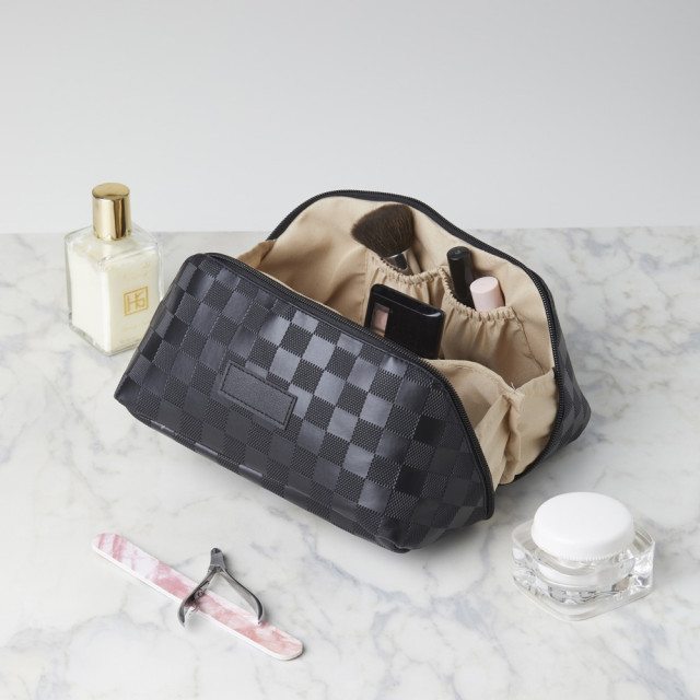 Necessaire em sintético personalizada