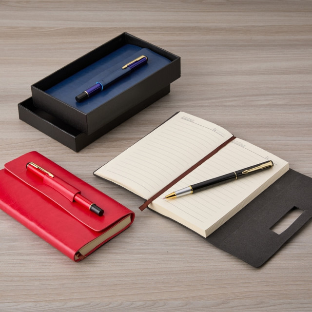 Kit caderneta e caneta couro sintético personalizado